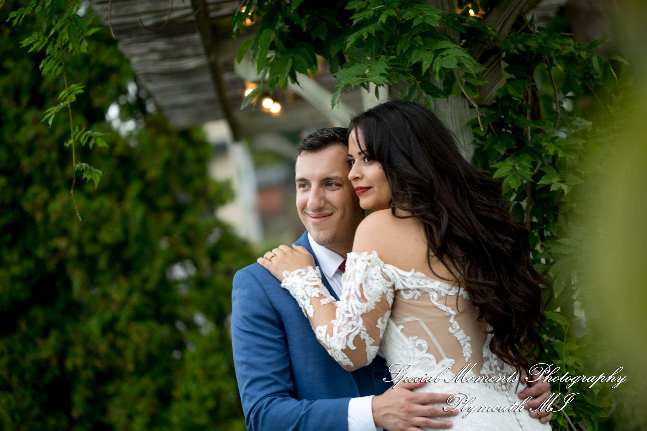 Natasha & Daniel at Sylvan Lake Community Center Sylvan Lake MI wedding photograph