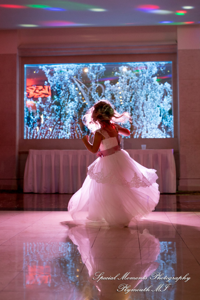 Heather & Cody at Arnaldo's Banquet Center Riverview MI wedding photograph