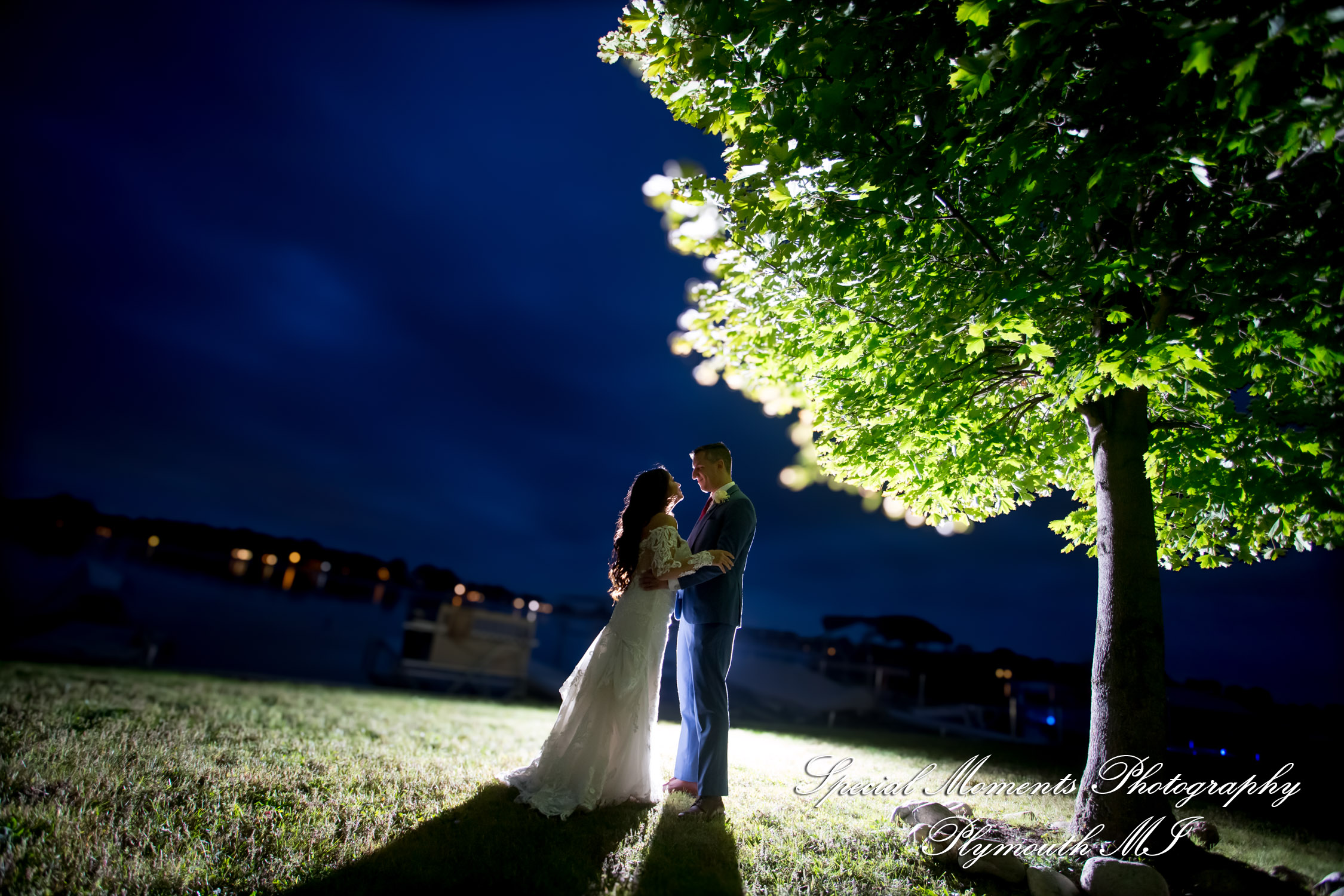 Natasha & Daniel at Sylvan Lake Community Center Sylvan Lake MI wedding photograph