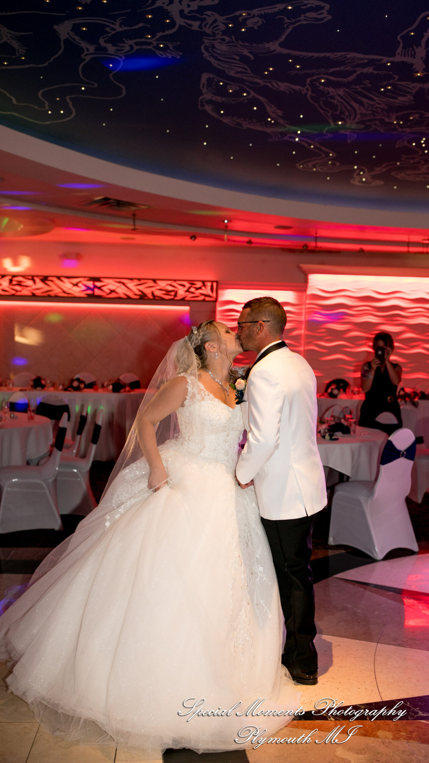 Heather & Cody at Arnaldo's Banquet Center Riverview MI wedding photograph