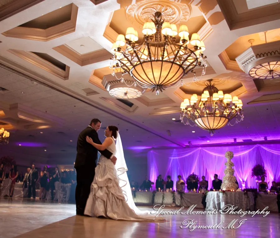Penna's Banquet Hall Sterling Heights MI wedding photograph