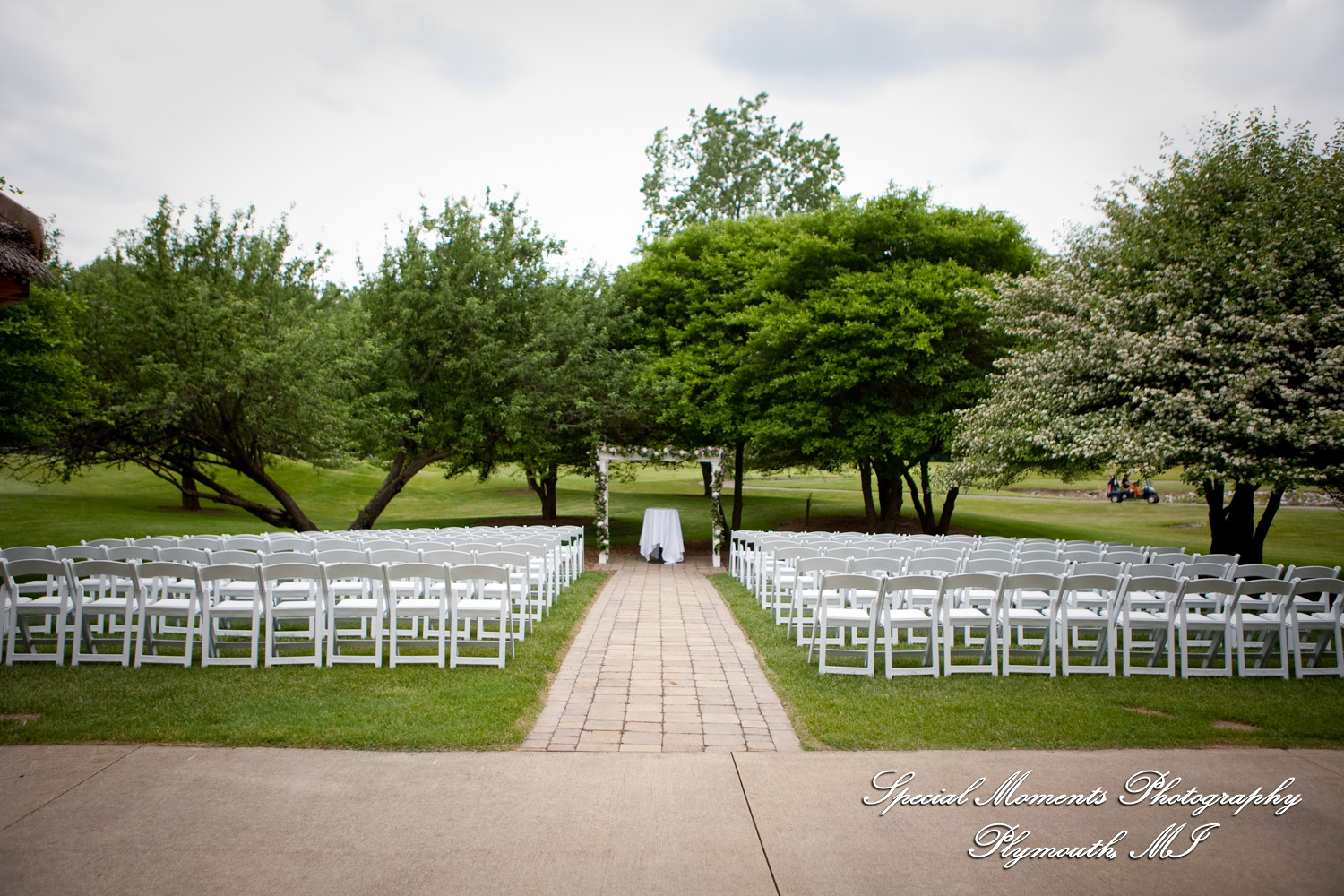 Kristen & Kyle at Stonebridge Golf Club Ann Arbor MI wedding photograph