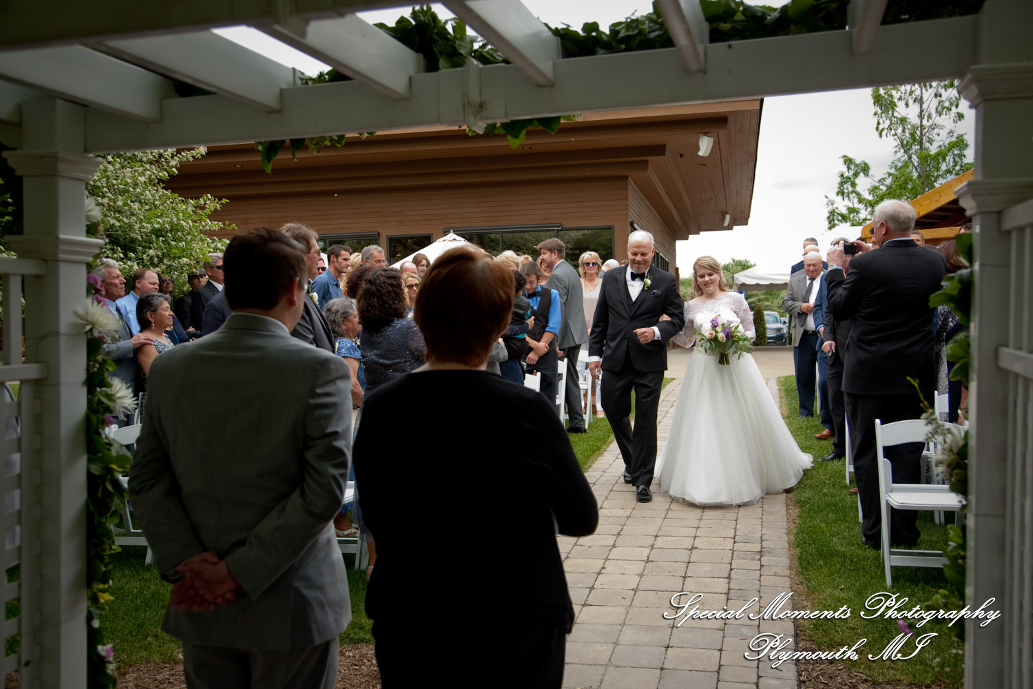 Kristen & Kyle at Stonebridge Golf Club Ann Arbor MI wedding photograph