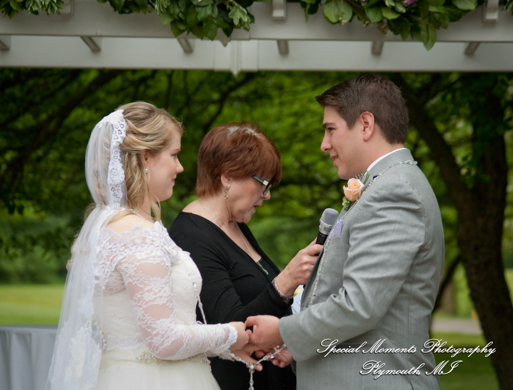 Kristen & Kyle at Stonebridge Golf Club Ann Arbor MI wedding photograph