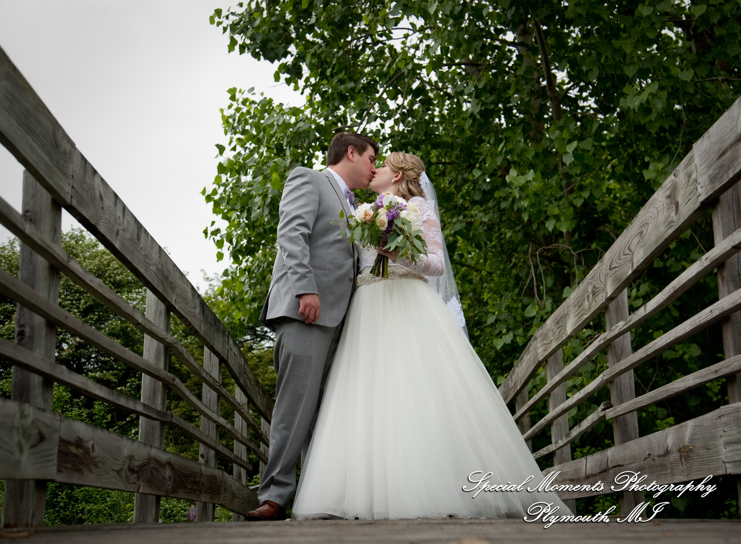 Kristen & Kyle at Stonebridge Golf Club Ann Arbor MI wedding photograph