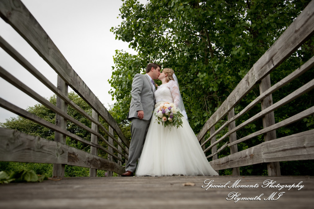 Kristen & Kyle at Stonebridge Golf Club Ann Arbor MI wedding photograph