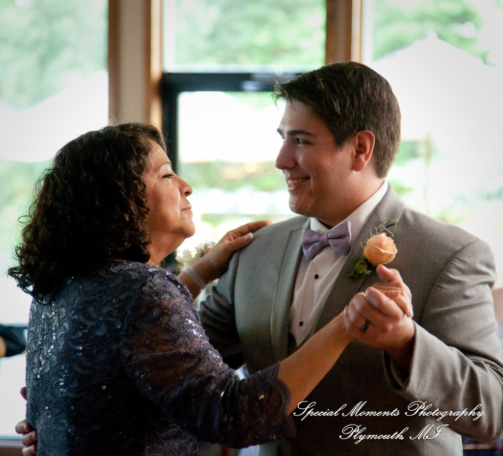 Kristen & Kyle at Stonebridge Golf Club Ann Arbor MI wedding photograph