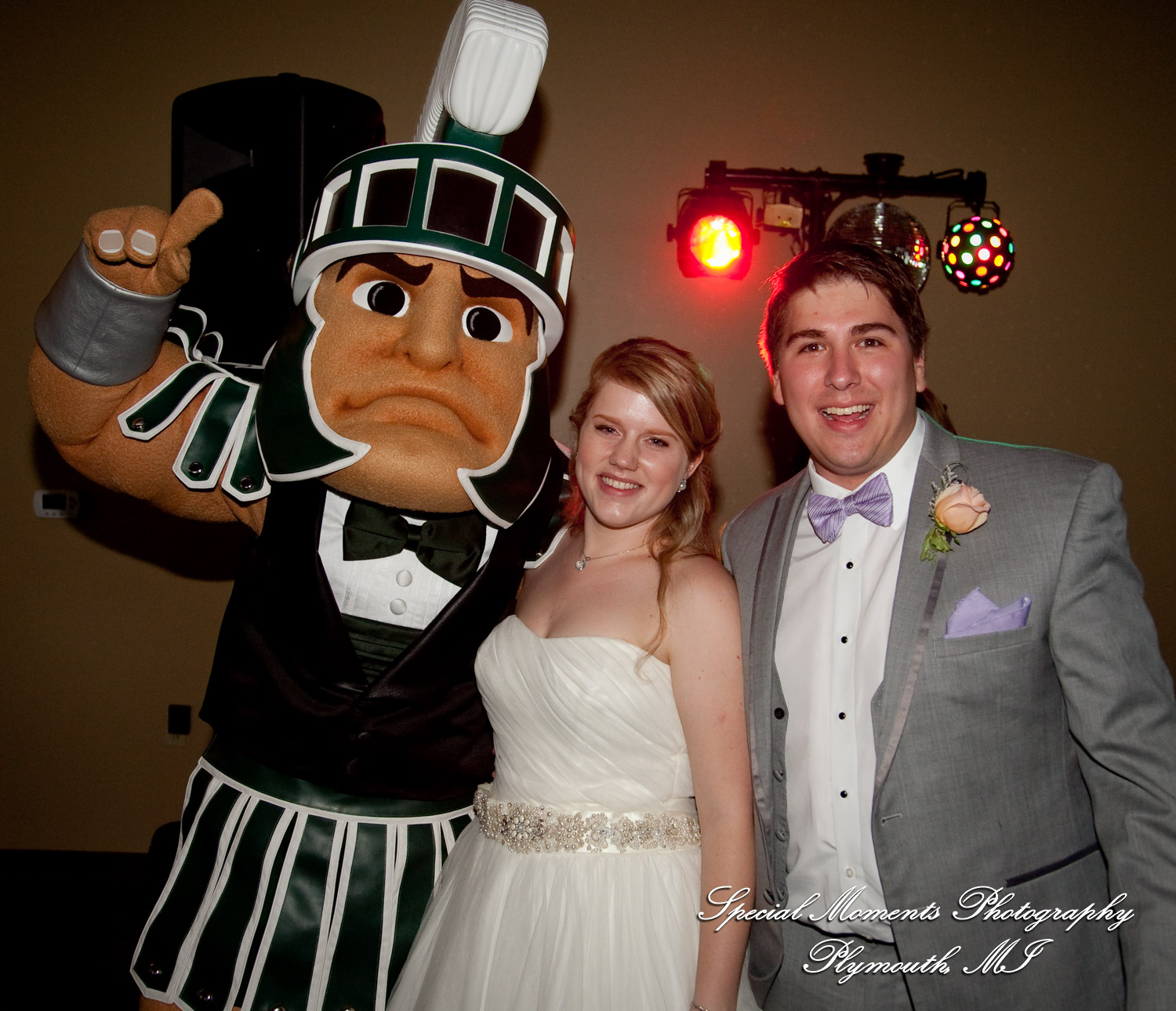 Kristen & Kyle at Stonebridge Golf Club Ann Arbor MI wedding photograph