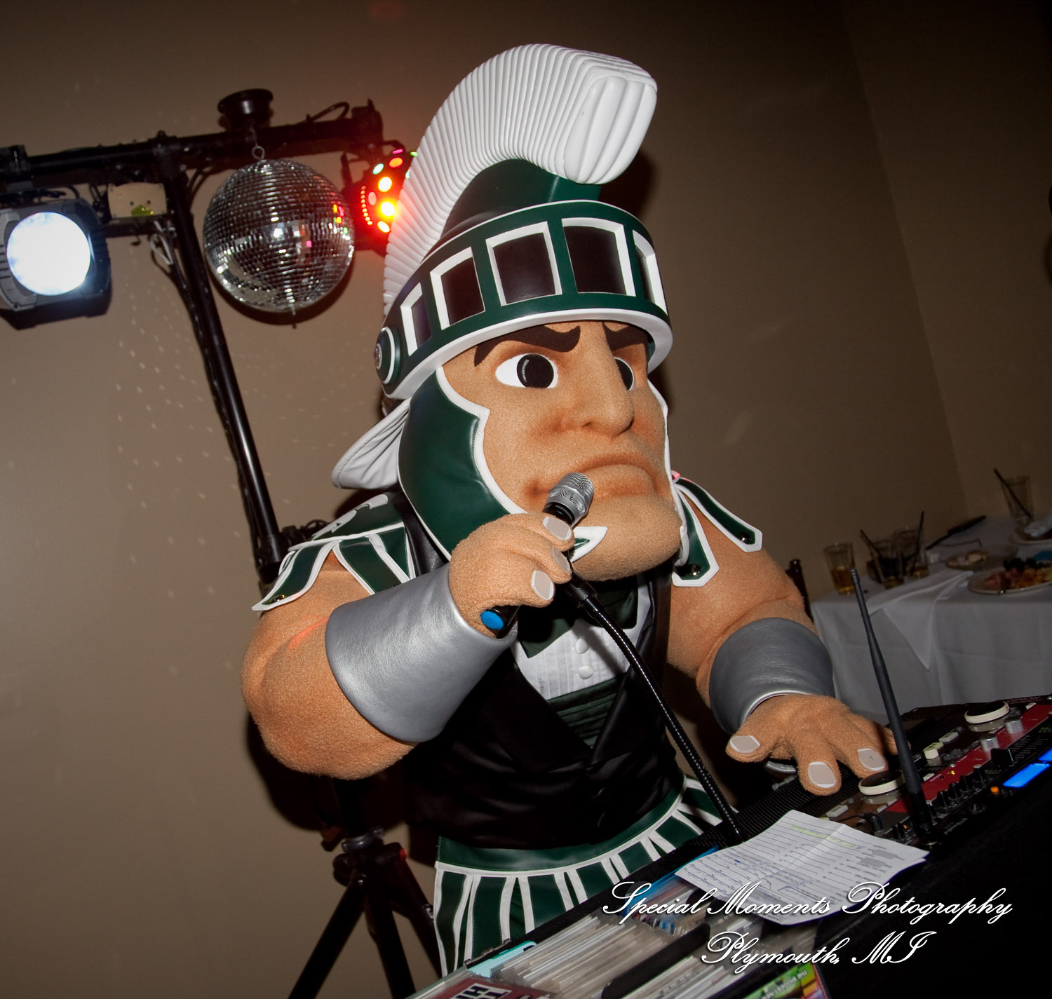 Kristen & Kyle at Stonebridge Golf Club Ann Arbor MI wedding photograph