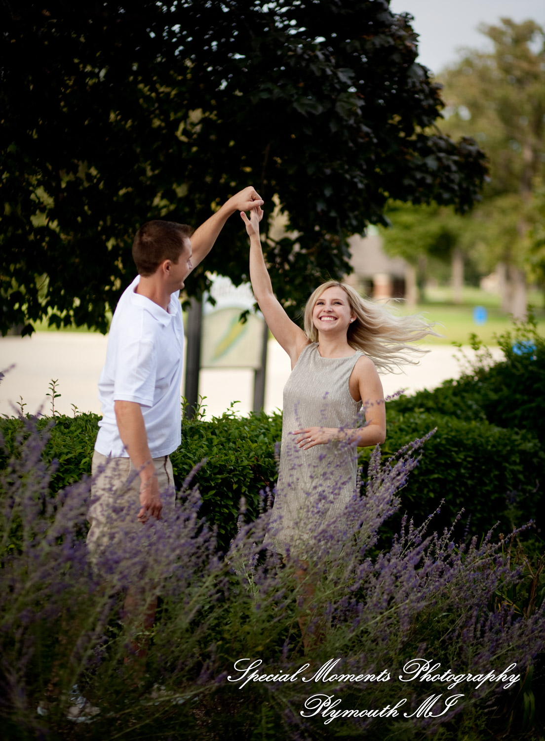 Emily & Sean at Belle Isle Fountain Detroit MI engagement photograph