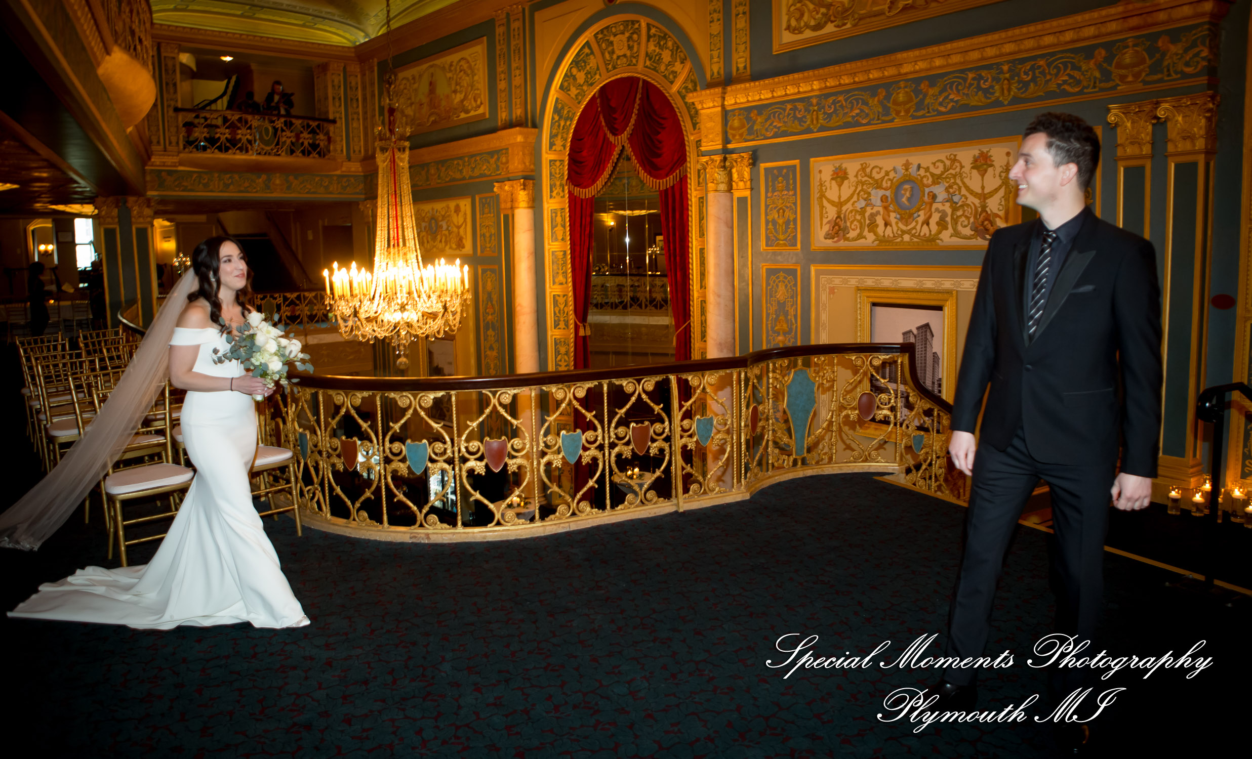Julie & Tom Detroit Opera House Detroit MI wedding photograph