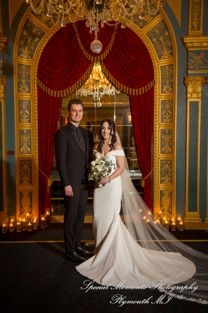 Julie & Tom Detroit Opera House Detroit MI wedding photograph