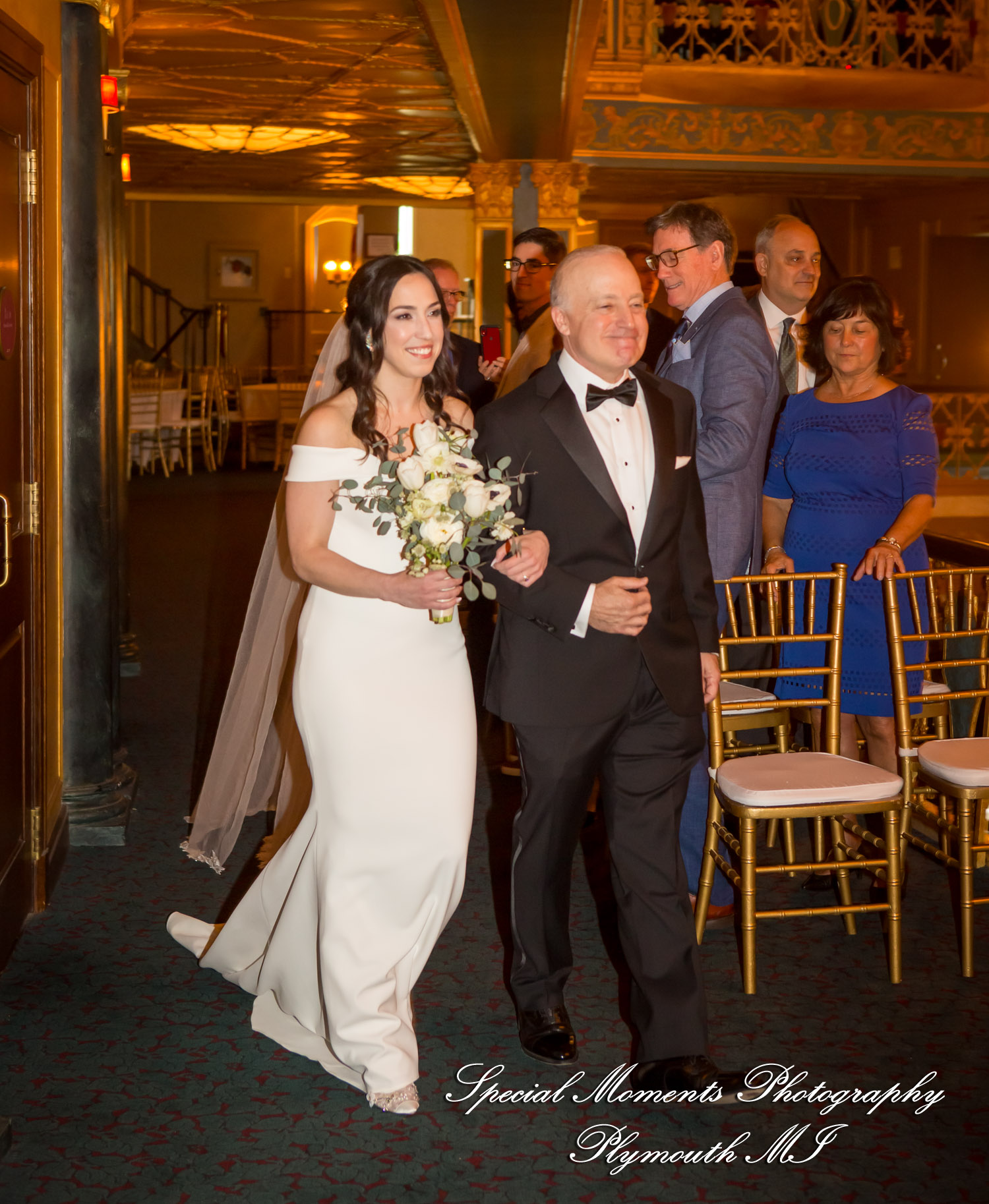 Julie & Tom Detroit Opera House Detroit MI wedding photograph