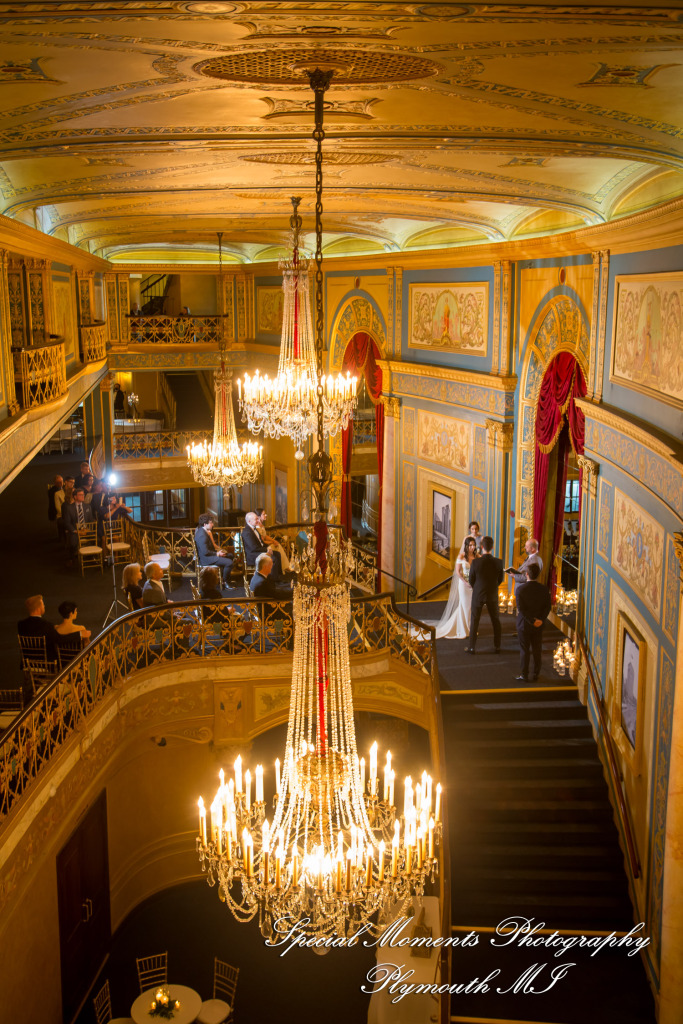 Julie & Tom Detroit Opera House Detroit MI wedding photograph