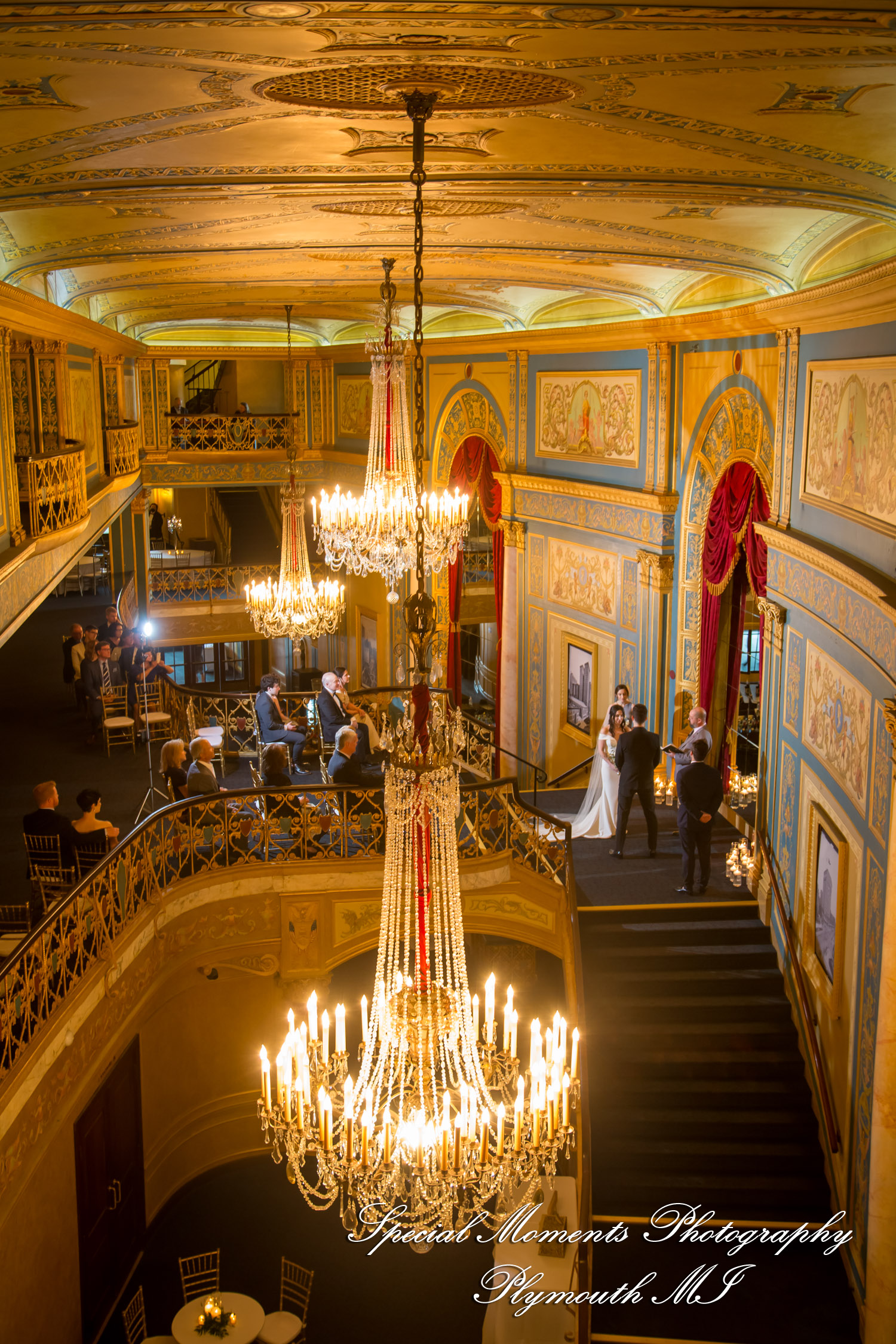 Julie & Tom Detroit Opera House Detroit MI wedding photograph
