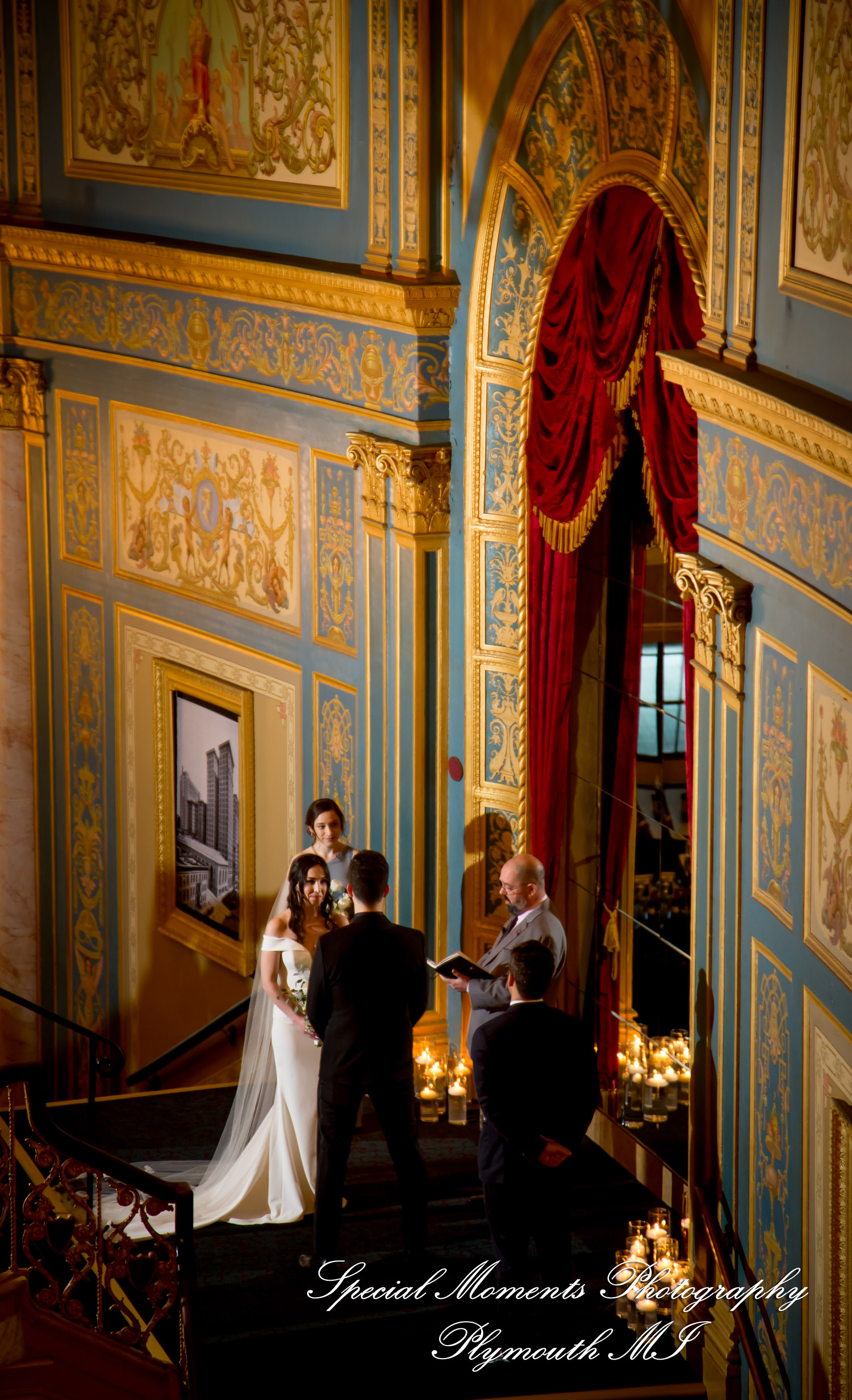 Julie & Tom Detroit Opera House Detroit MI wedding photograph