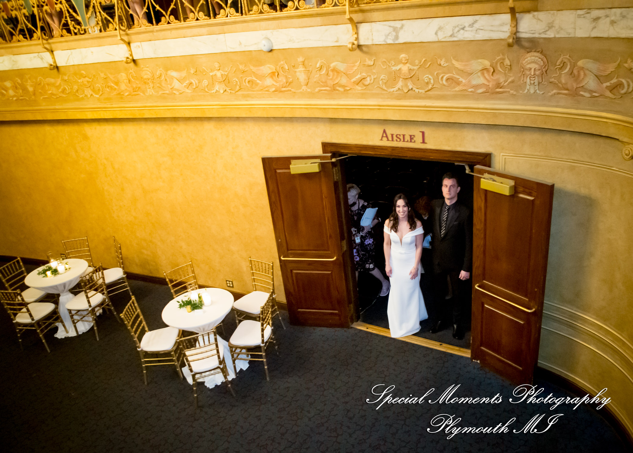 Julie & Tom Detroit Opera House Detroit MI wedding photograph