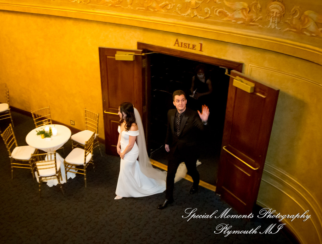 Julie & Tom Detroit Opera House Detroit MI wedding photograph