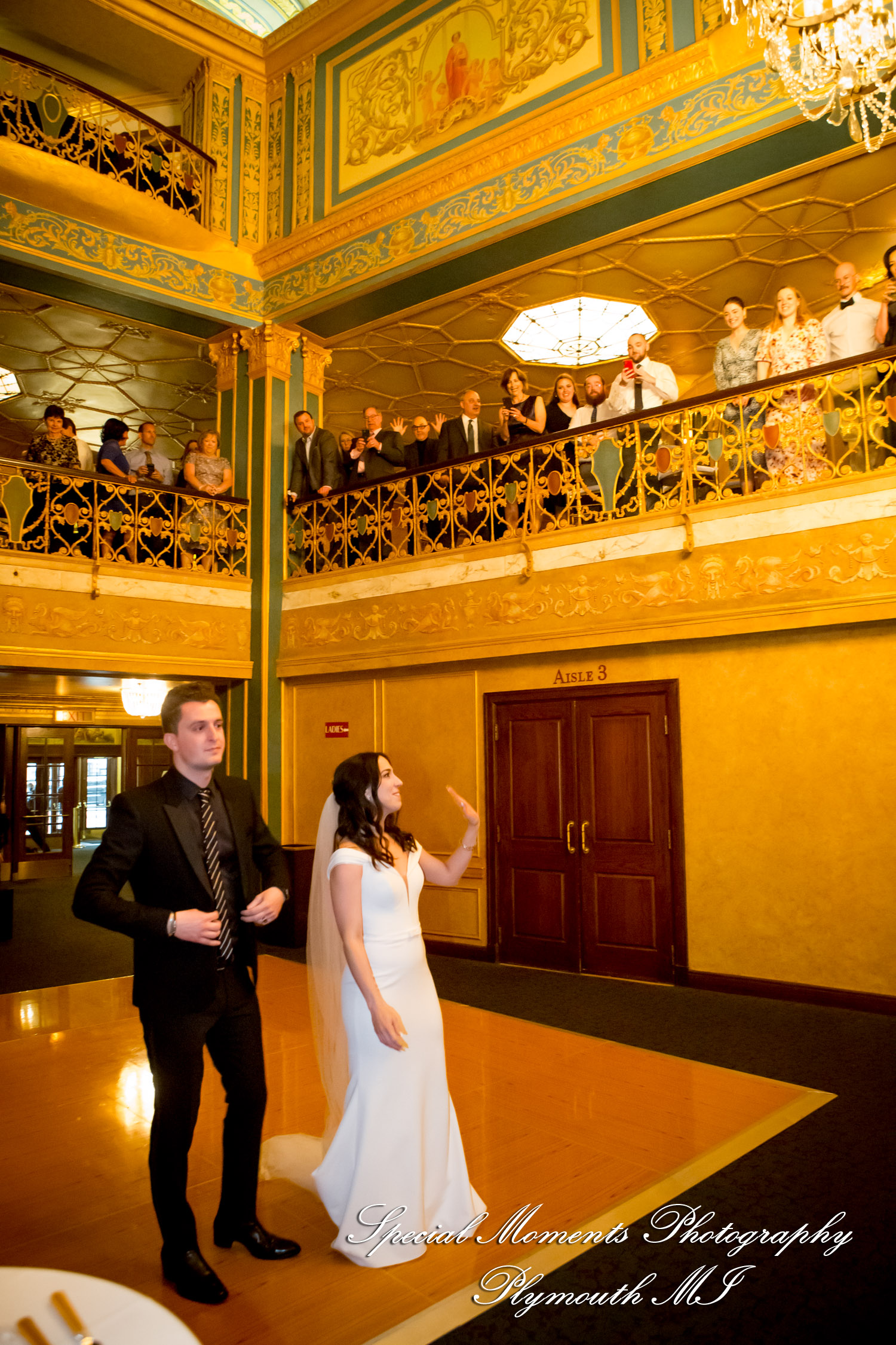 Julie & Tom Detroit Opera House Detroit MI wedding photograph