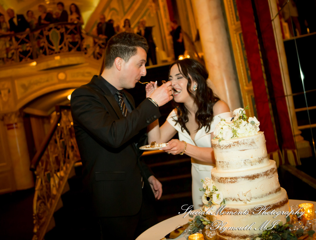 Julie & Tom Detroit Opera House Detroit MI wedding photograph