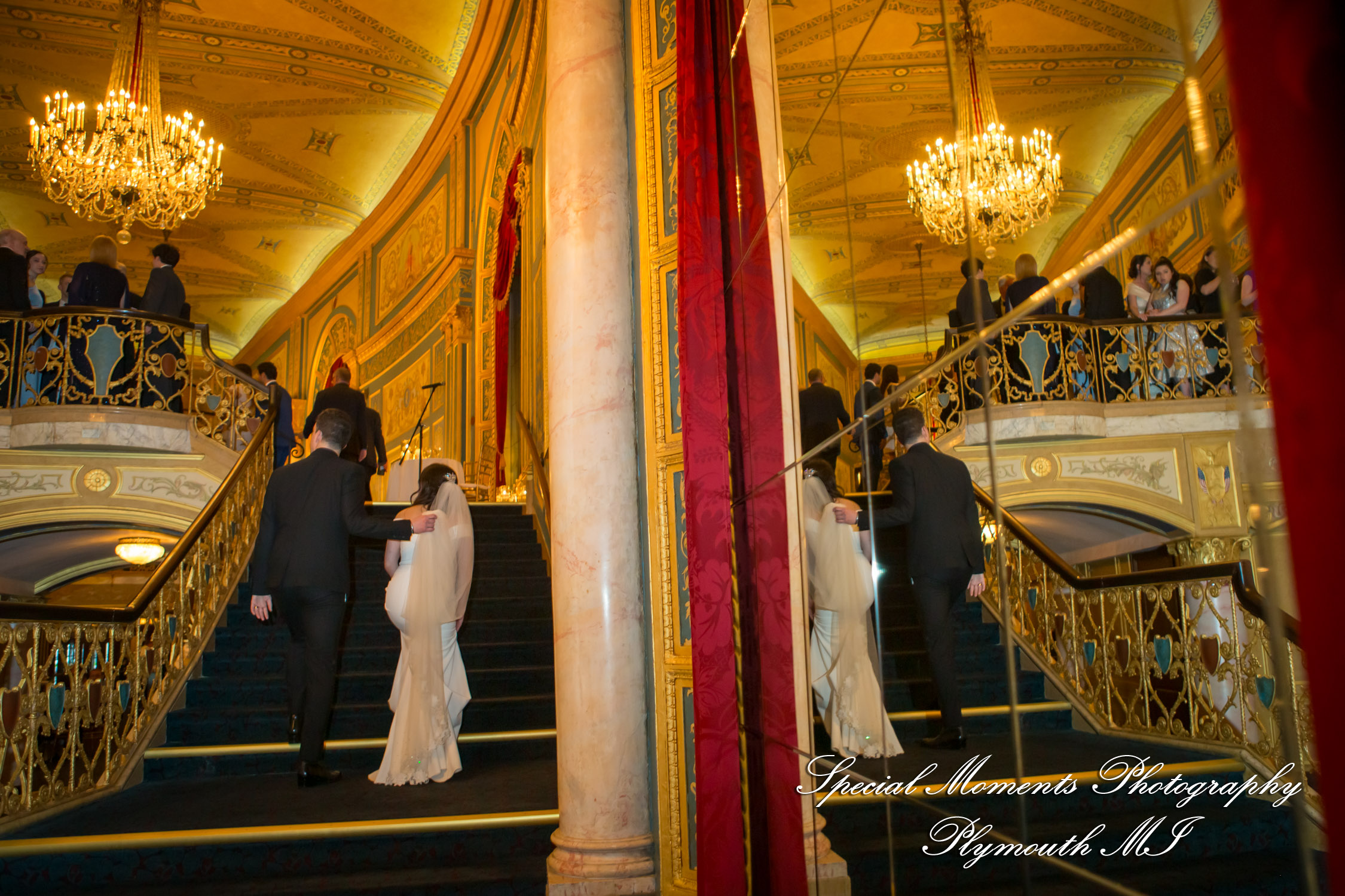 Julie & Tom Detroit Opera House Detroit MI wedding photograph