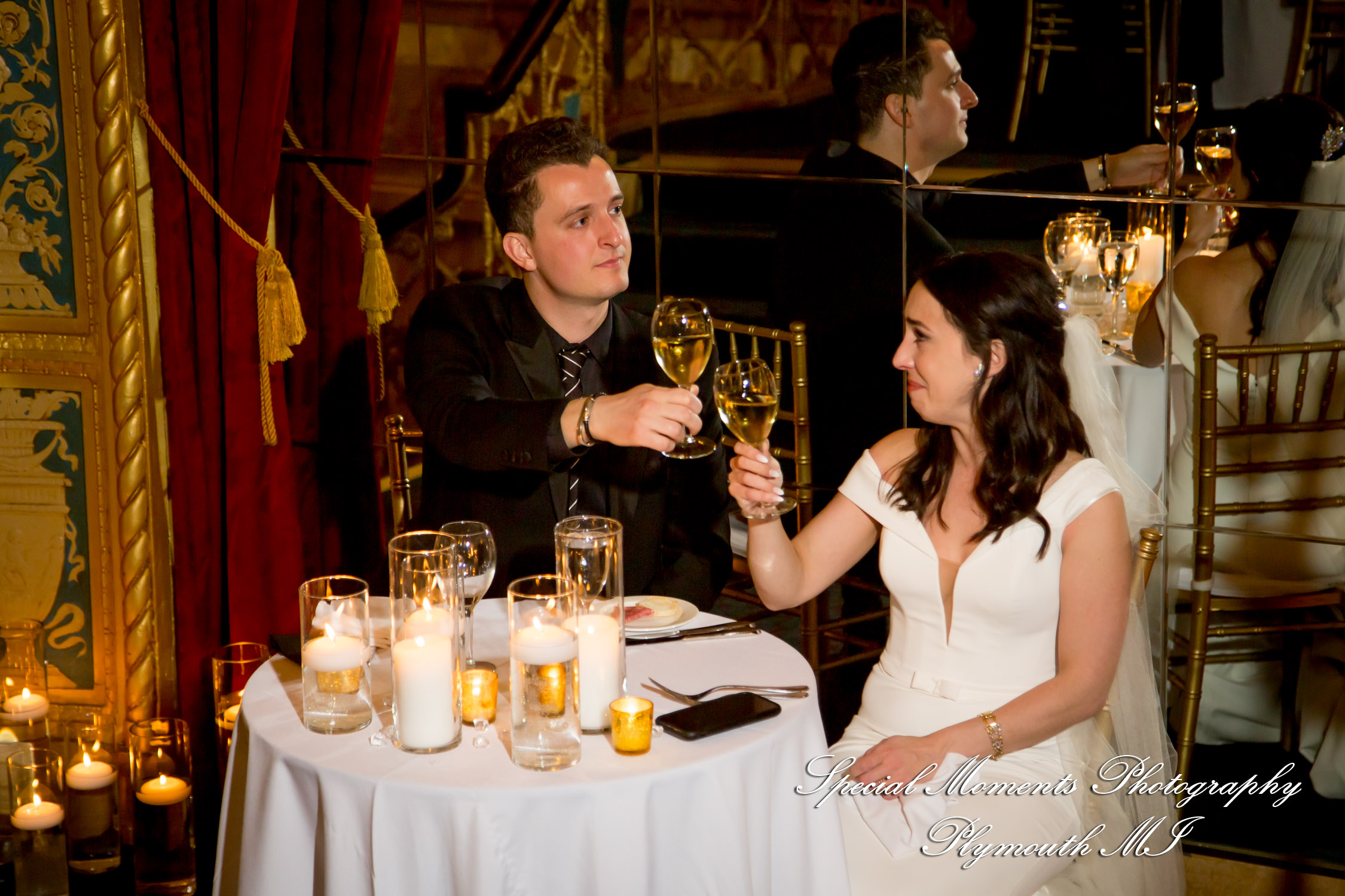Julie & Tom Detroit Opera House Detroit MI wedding photograph