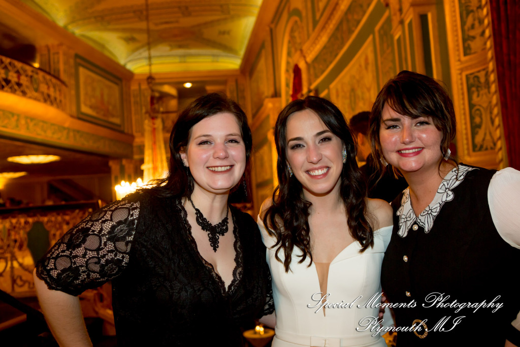 Julie & Tom Detroit Opera House Detroit MI wedding photograph