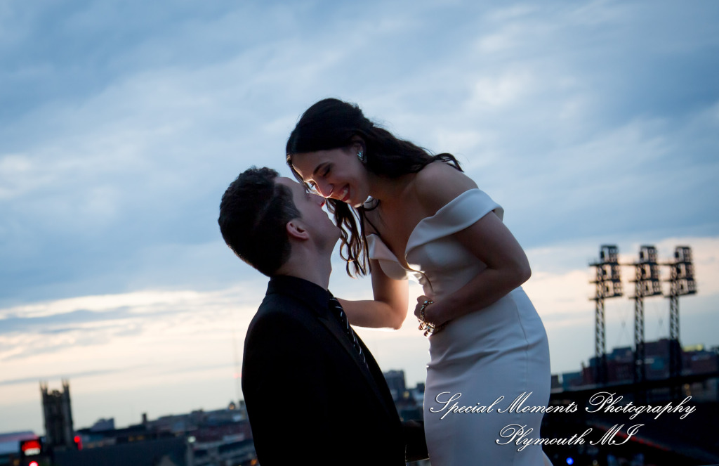 Julie & Tom Detroit Opera House Detroit MI wedding photograph