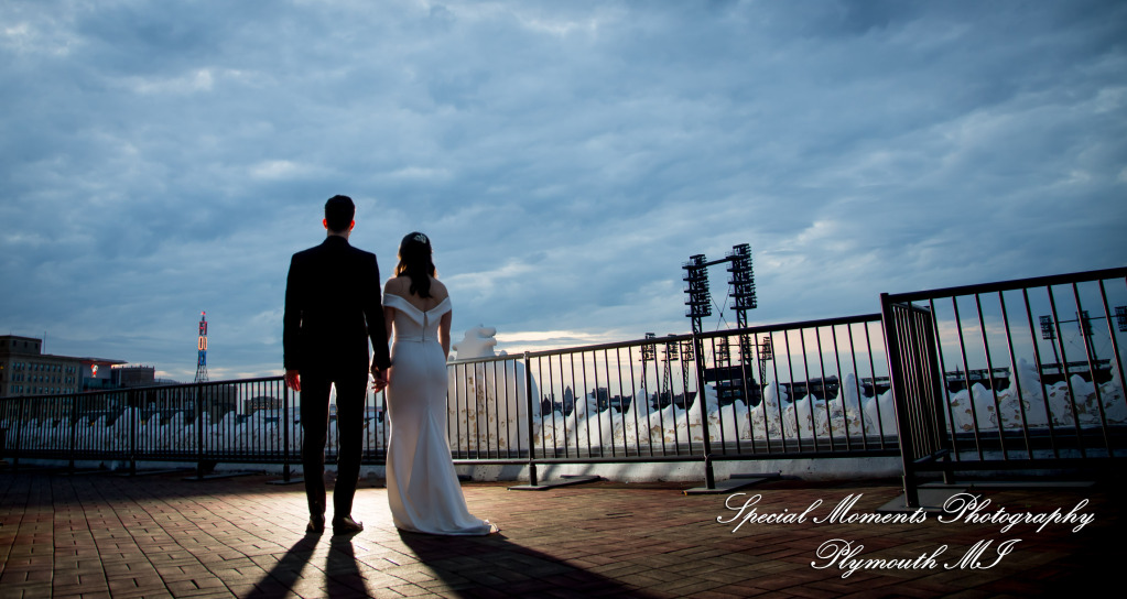 Julie & Tom Detroit Opera House Detroit MI wedding photograph