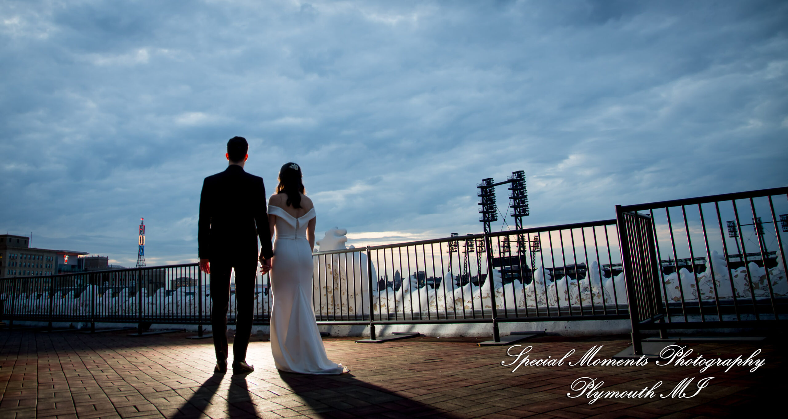 Julie & Tom Detroit Opera House Detroit MI wedding photograph