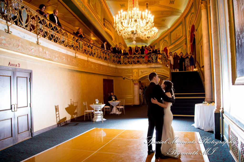 Julie & Tom Detroit Opera House Detroit MI wedding photograph