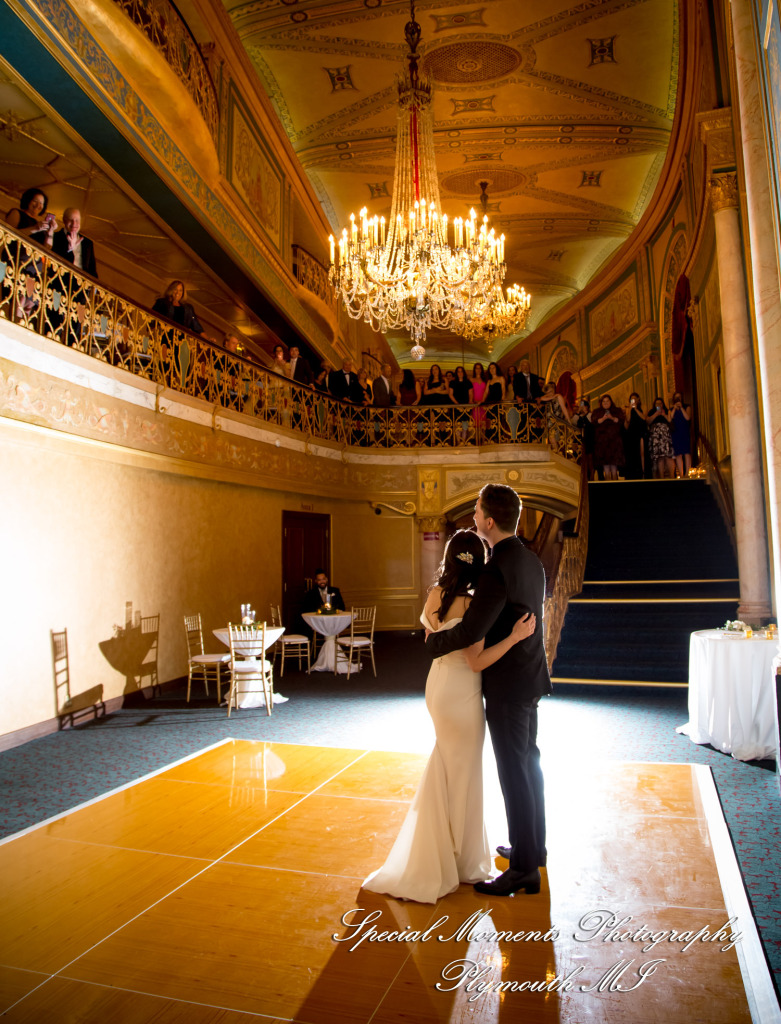 Julie & Tom Detroit Opera House Detroit MI wedding photograph