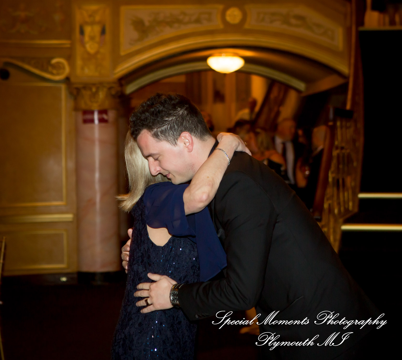Julie & Tom Detroit Opera House Detroit MI wedding photograph