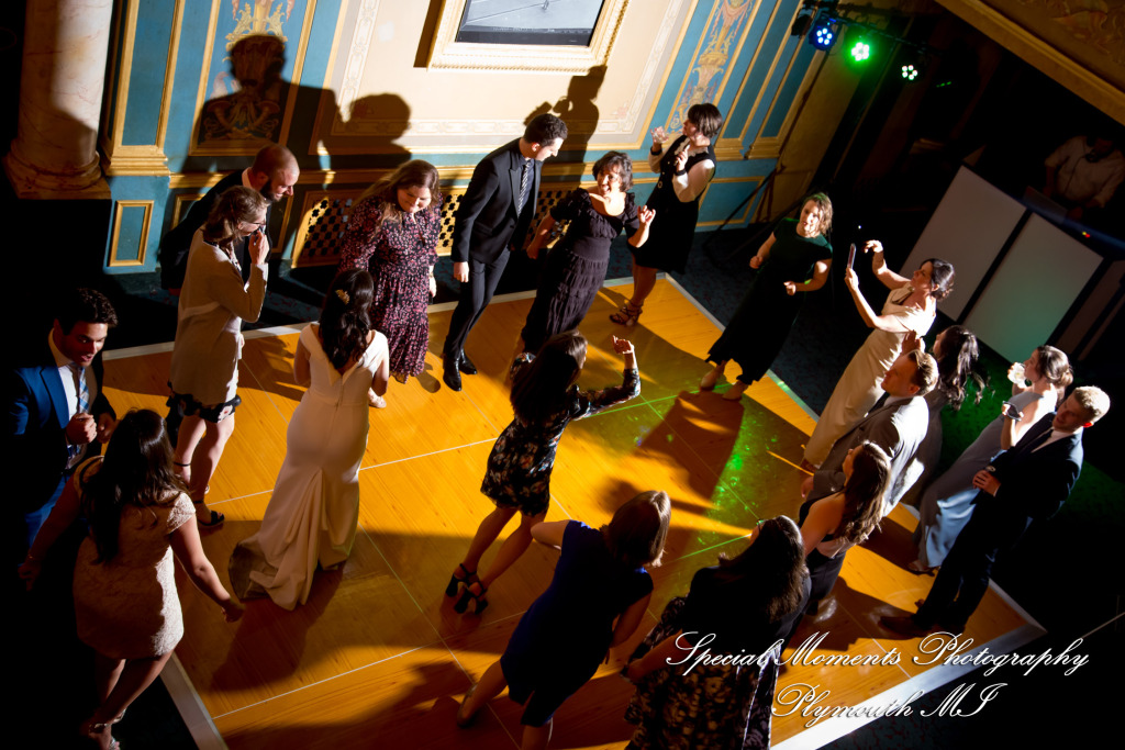 Julie & Tom Detroit Opera House Detroit MI wedding photograph