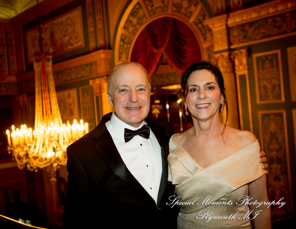 Julie & Tom Detroit Opera House Detroit MI wedding photograph