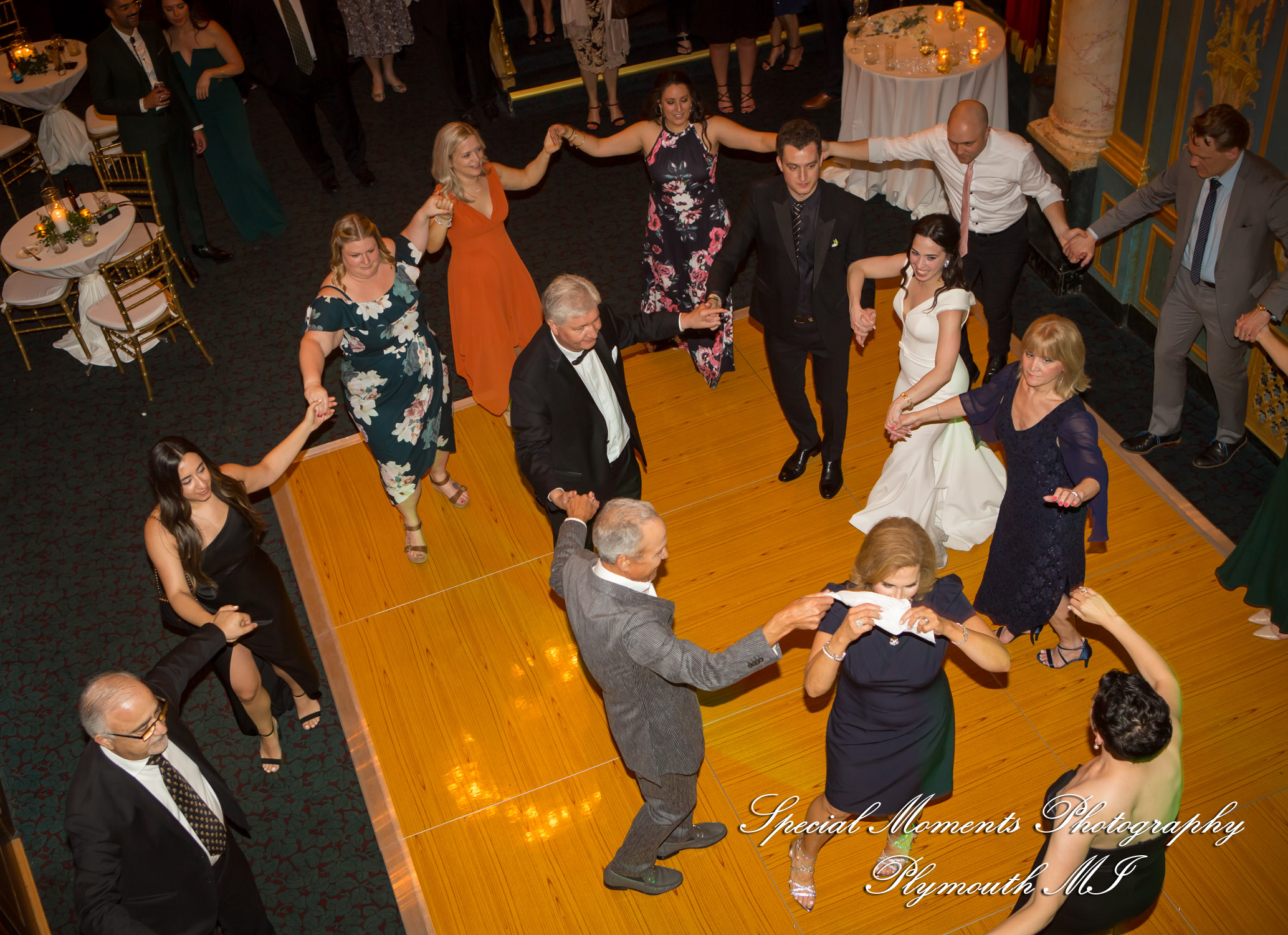 Julie & Tom Detroit Opera House Detroit MI wedding photograph