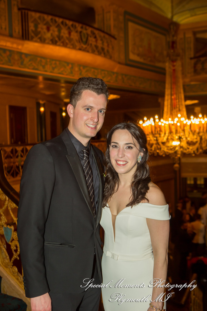Julie & Tom Detroit Opera House Detroit MI wedding photograph