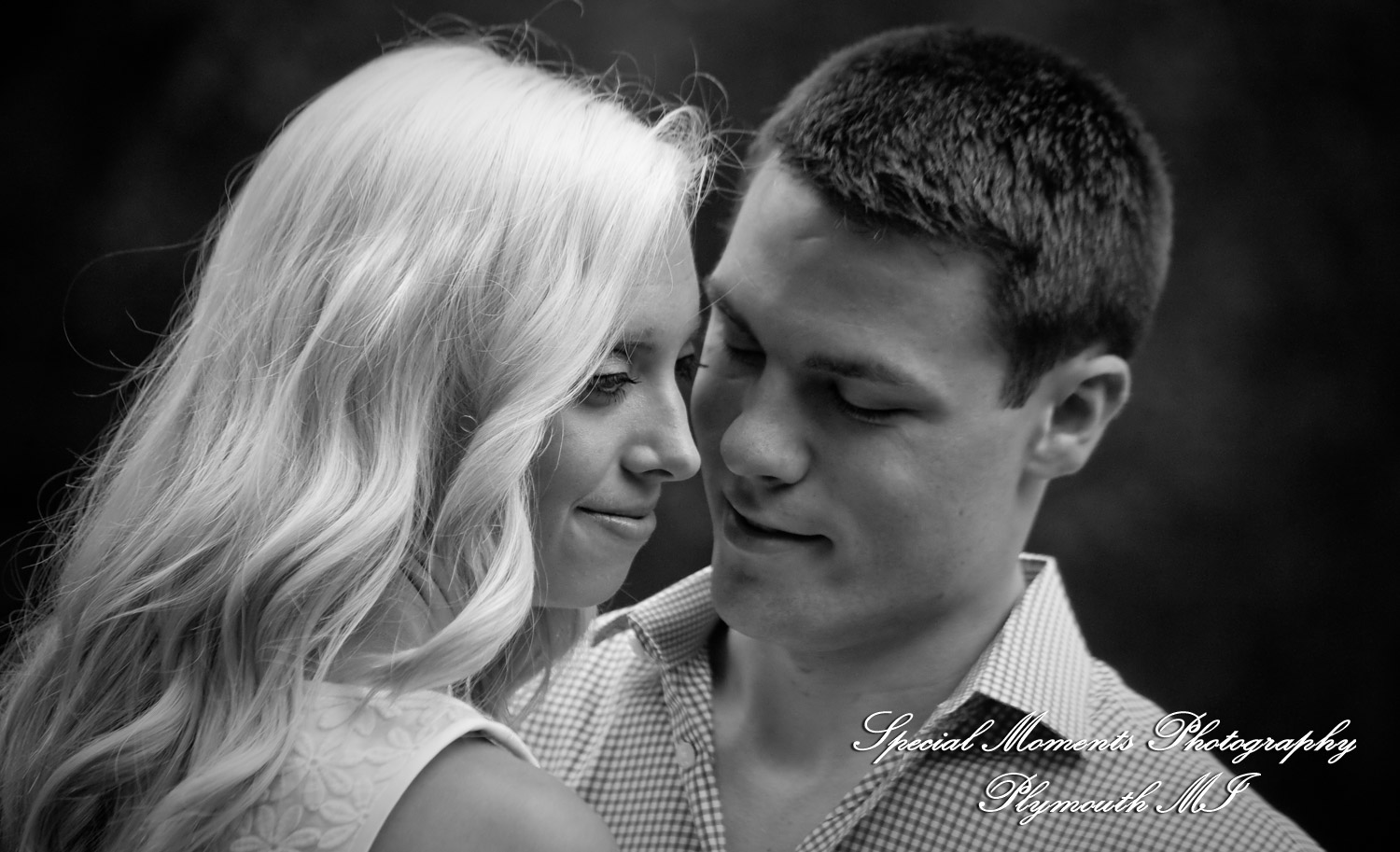 Amanda & Kevin Novi MI Engagement photograph