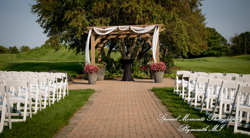 Taylor & Jacob Polo Fields Golf & Country Club Ann Arbor MI wedding photograph