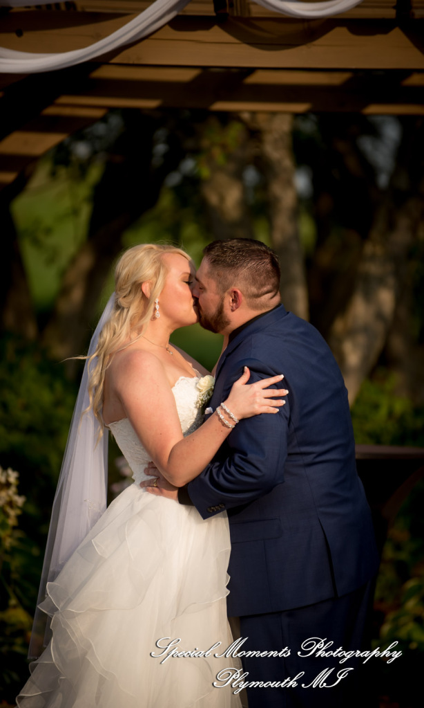 Taylor & Jacob Polo Fields Golf & Country Club Ann Arbor MI wedding photograph