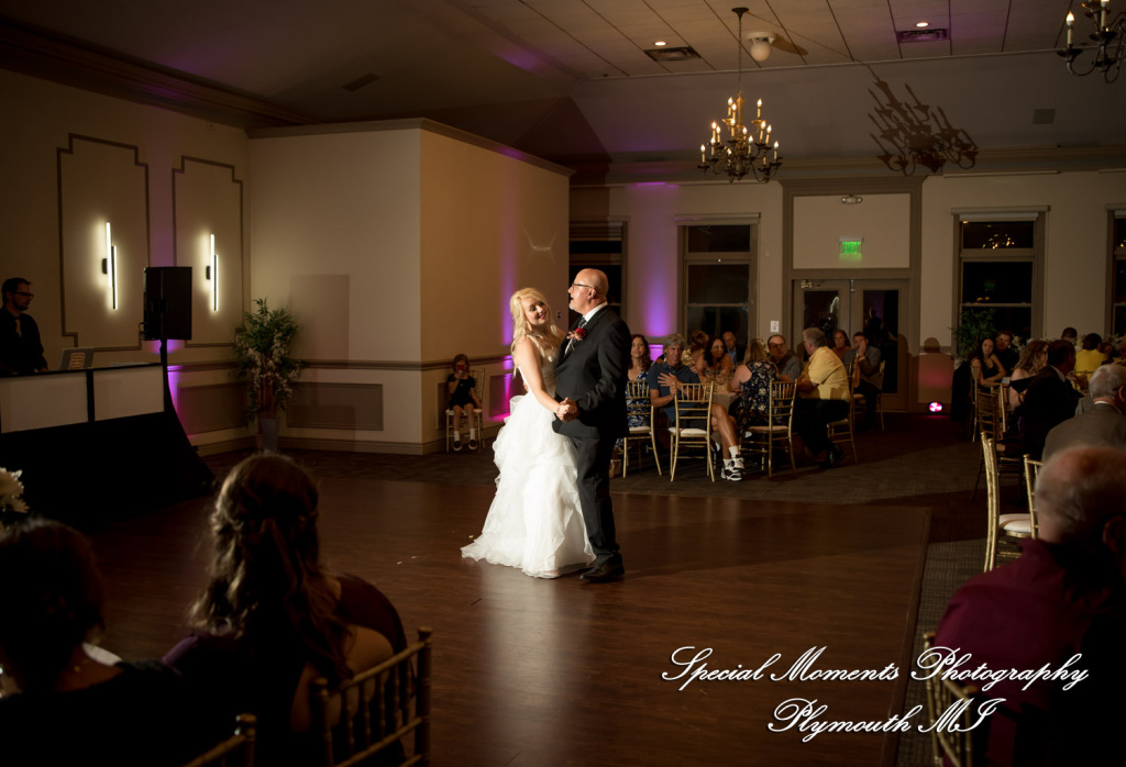 Taylor & Jacob Polo Fields Golf & Country Club Ann Arbor MI wedding photograph