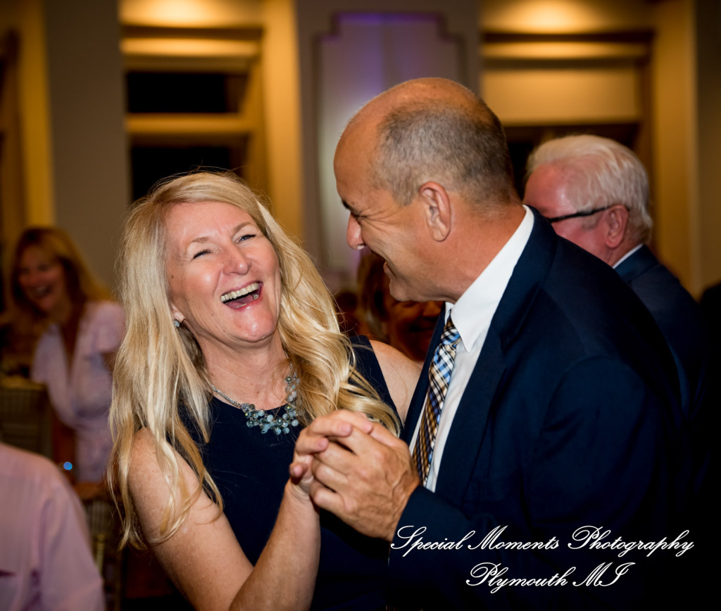 Taylor & Jacob Polo Fields Golf & Country Club Ann Arbor MI wedding photograph