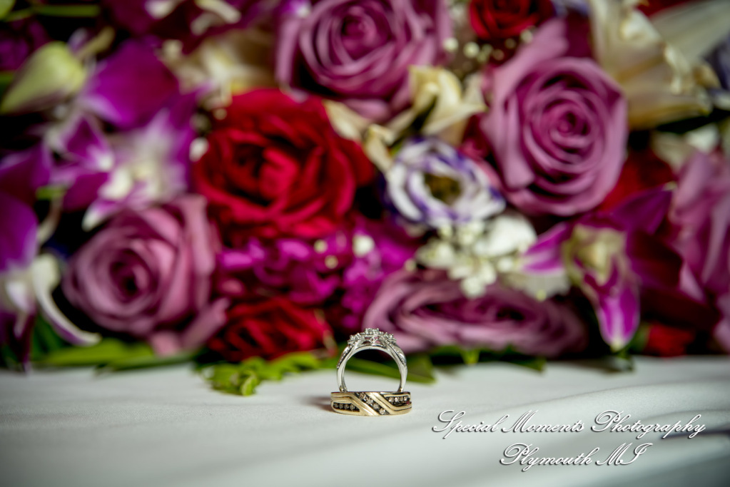 Taylor & Jacob Polo Fields Golf & Country Club Ann Arbor MI wedding photograph