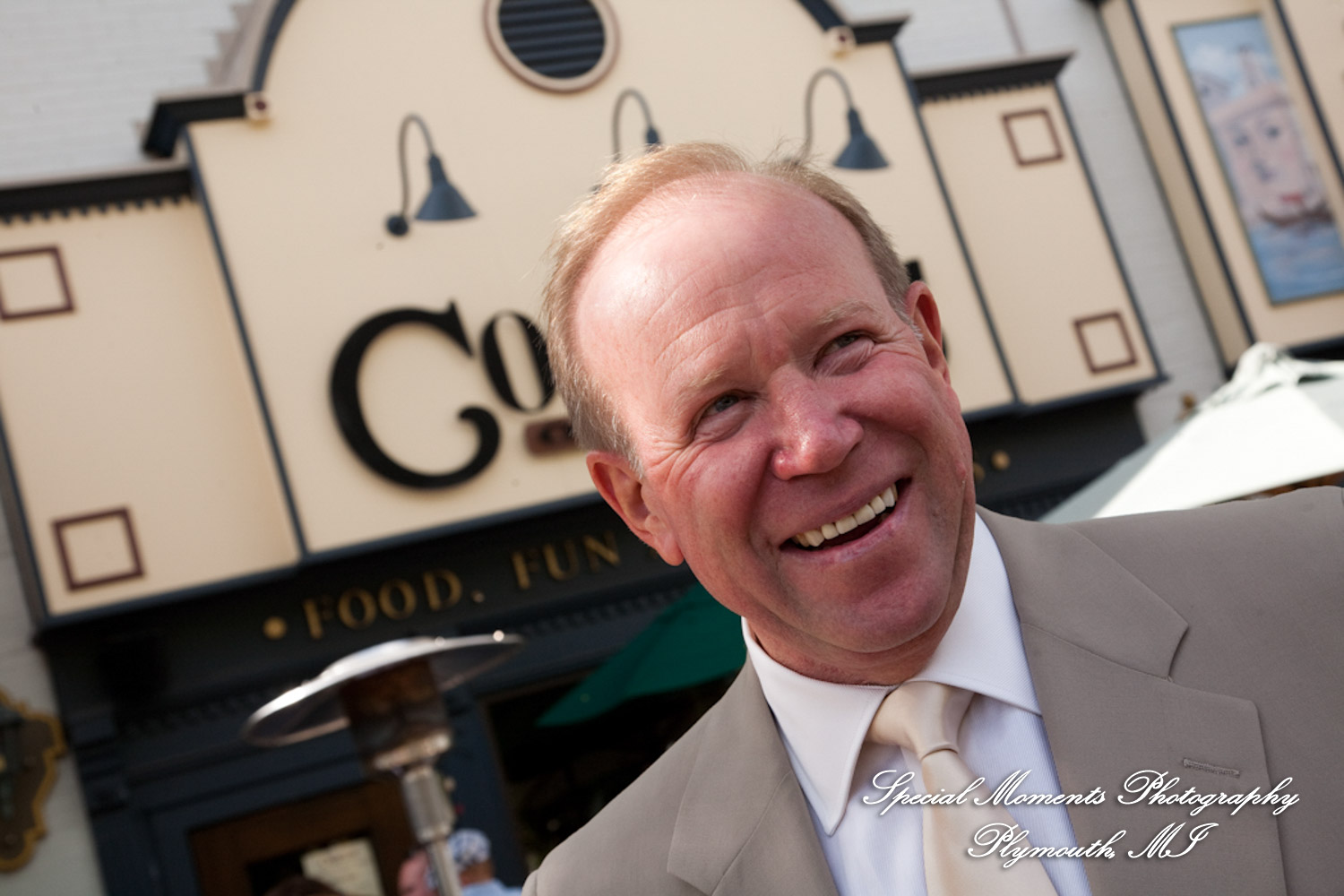 Pete & Paula at Fiamma Grill Plymouth MI wedding photograph