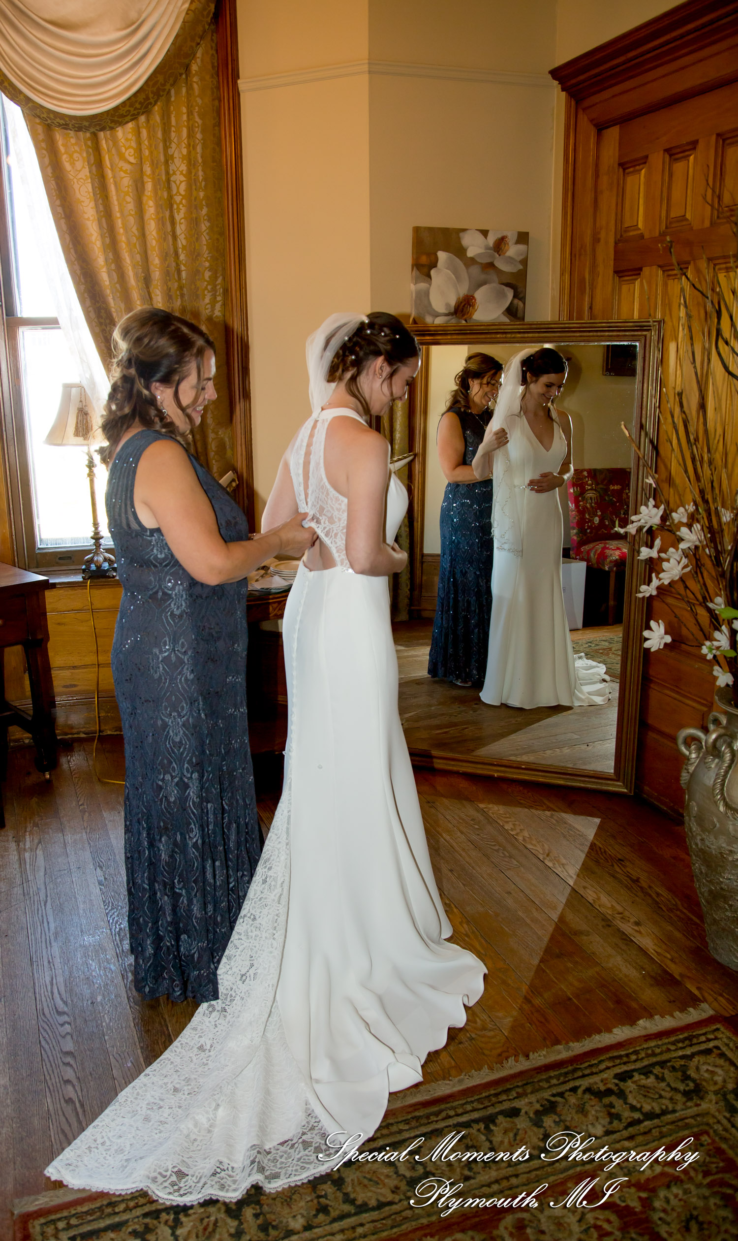 Andrea & Jonathan at The Whitney Detroit MI wedding photograph
