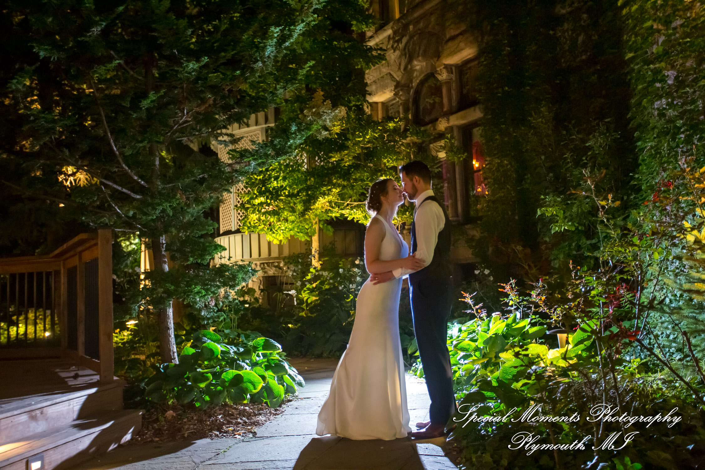 Andrea & Jonathan at The Whitney Detroit MI wedding photograph