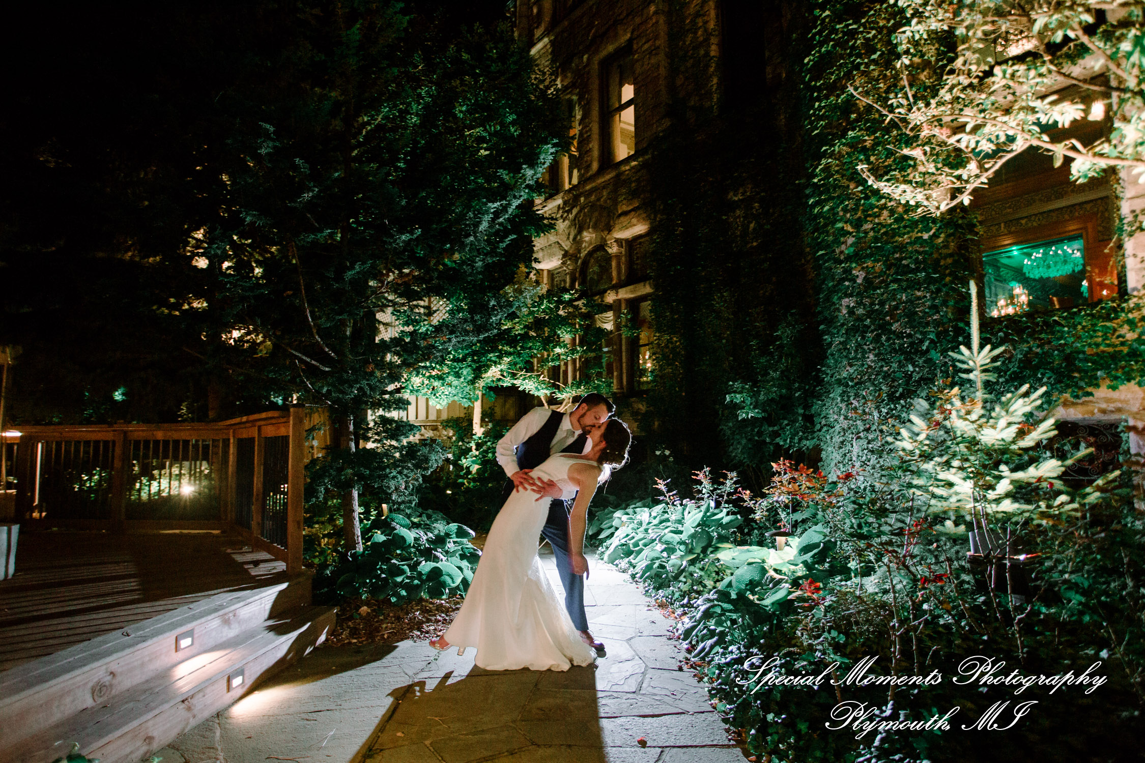 Andrea & Jonathan at The Whitney Detroit MI wedding photograph