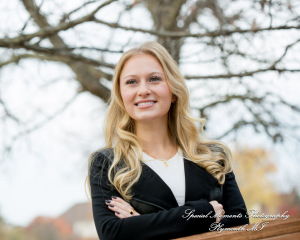 Heritage Park Canton MI family photograph