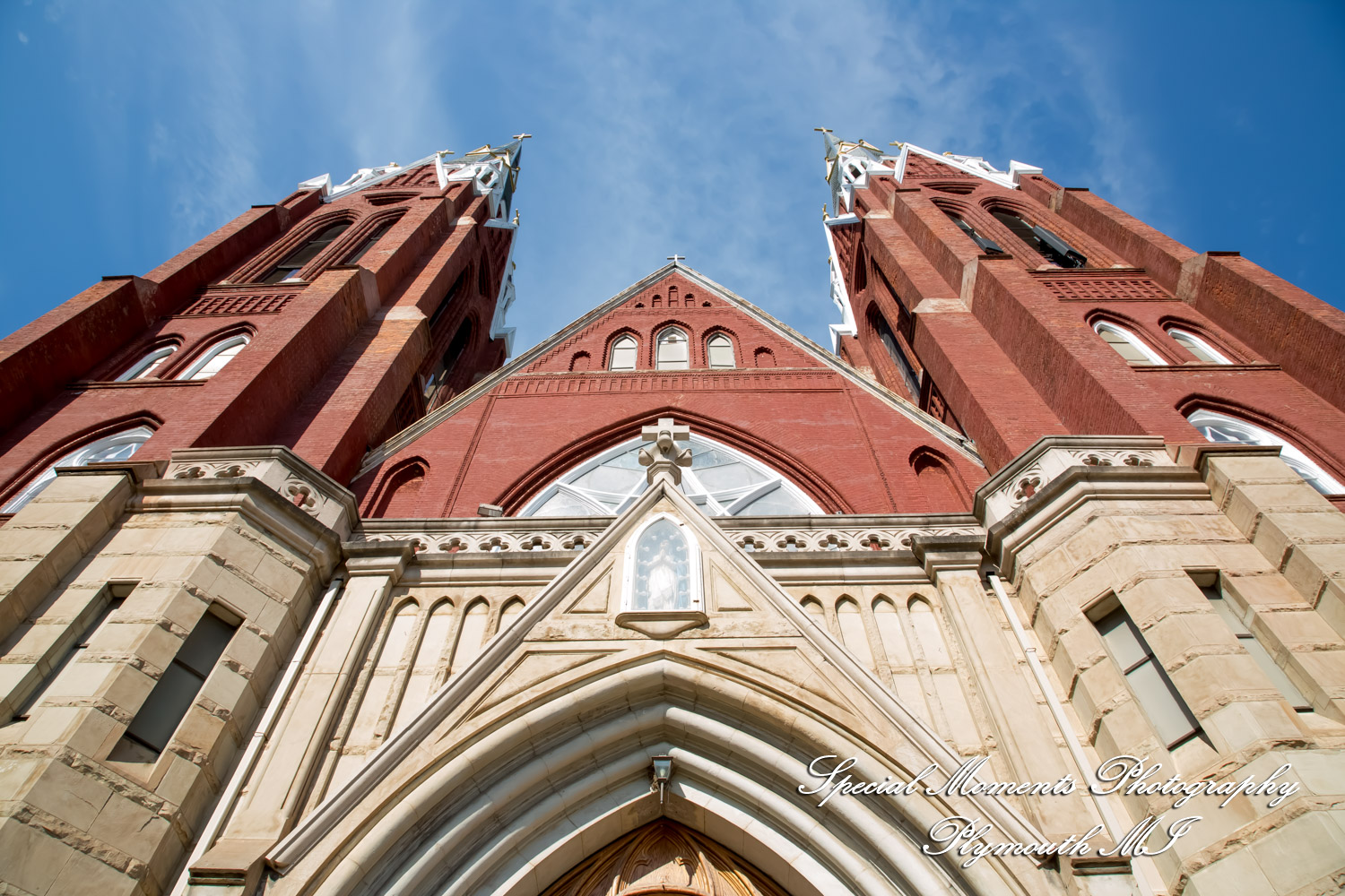 Heidy & Marcin at Sweetest Heart of Mary Church Detroit MI wedding photograph