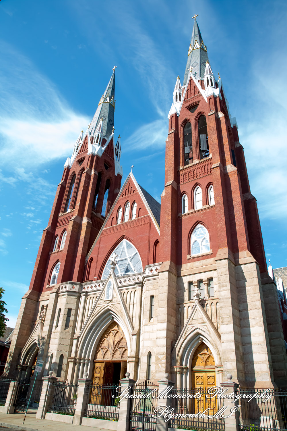 Heidy & Marcin at Sweetest Heart of Mary Church Detroit MI wedding photograph